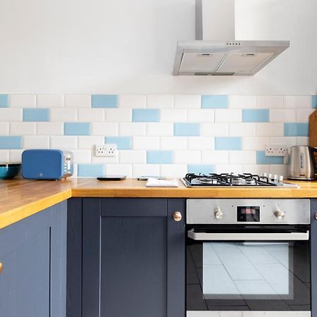 Altido Glamorous 2-Bed Flat Near Edinburgh Castle ภายนอก รูปภาพ