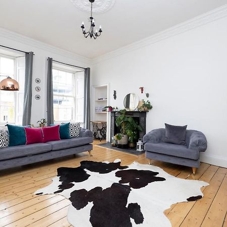 Altido Glamorous 2-Bed Flat Near Edinburgh Castle ภายนอก รูปภาพ