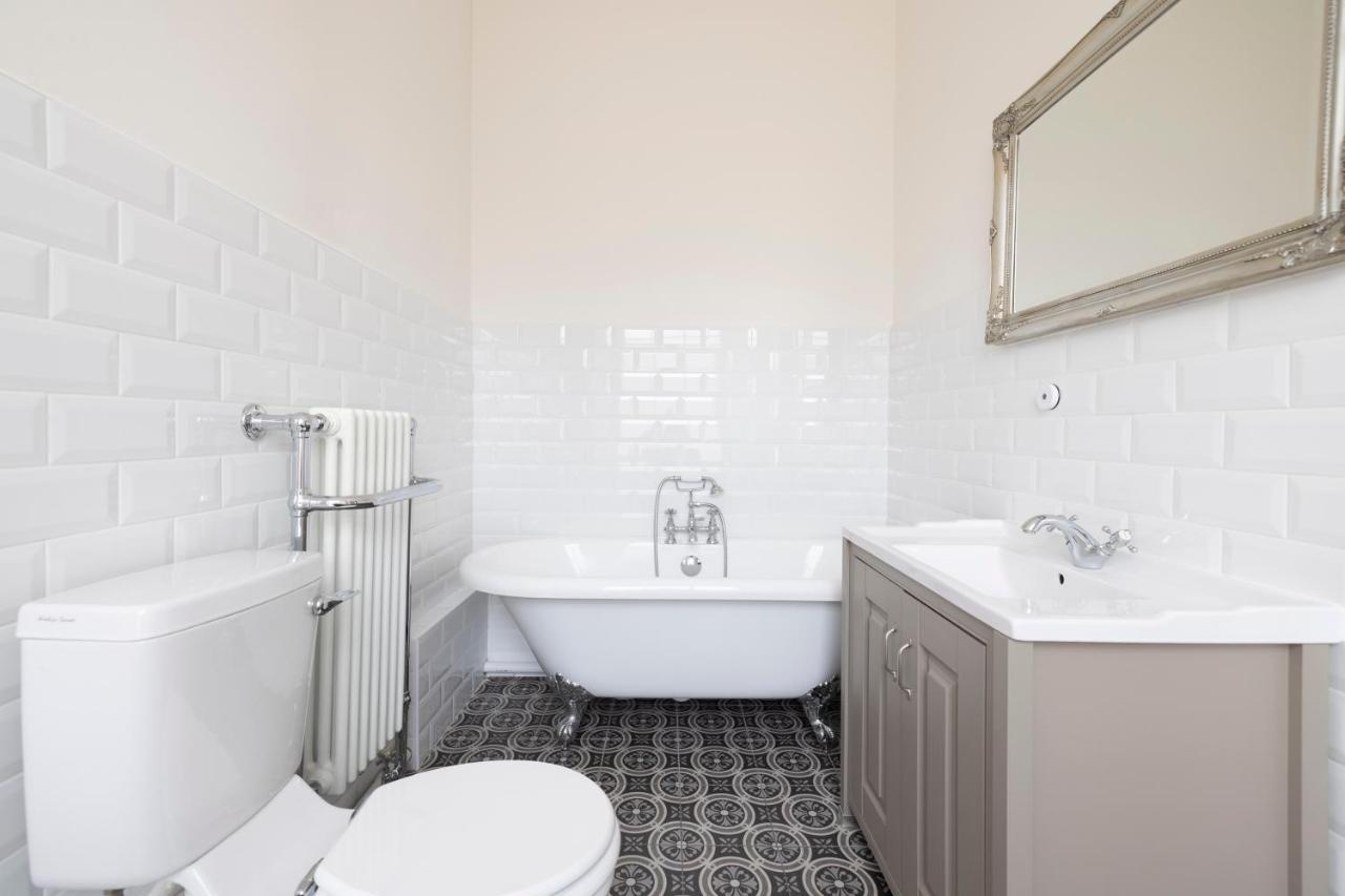 Altido Glamorous 2-Bed Flat Near Edinburgh Castle ภายนอก รูปภาพ