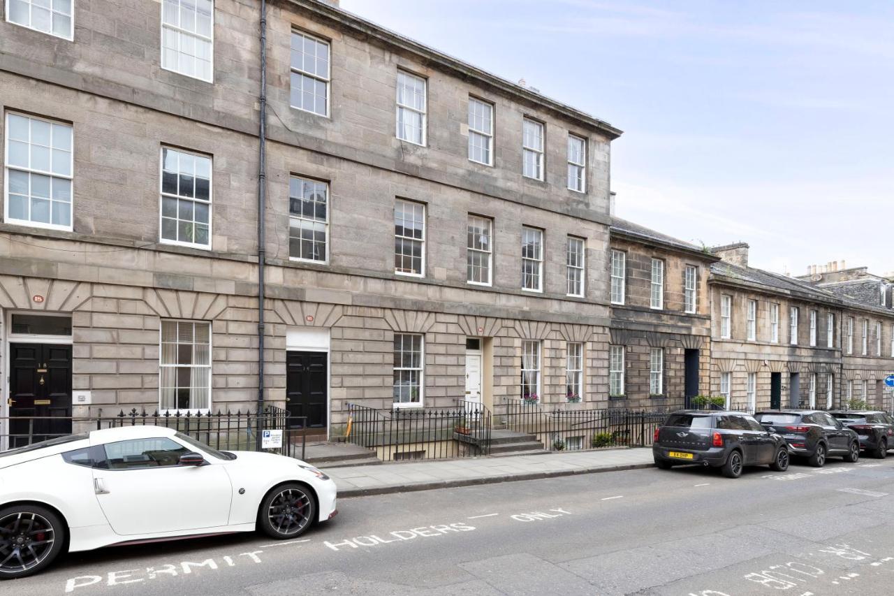 Altido Glamorous 2-Bed Flat Near Edinburgh Castle ภายนอก รูปภาพ