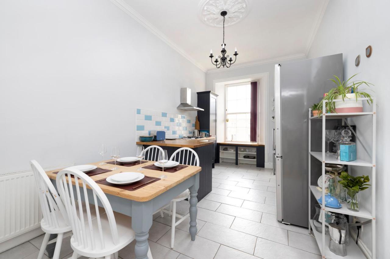 Altido Glamorous 2-Bed Flat Near Edinburgh Castle ภายนอก รูปภาพ