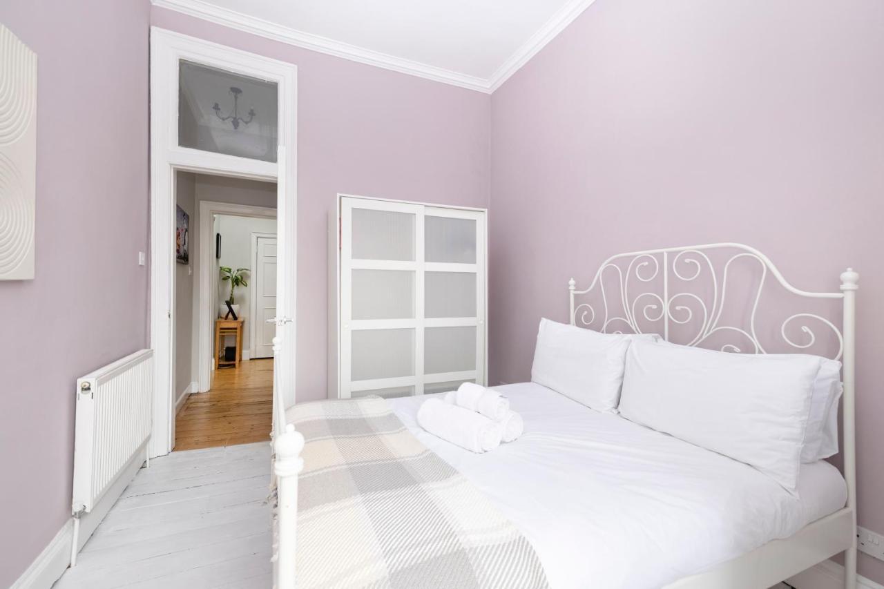 Altido Glamorous 2-Bed Flat Near Edinburgh Castle ภายนอก รูปภาพ