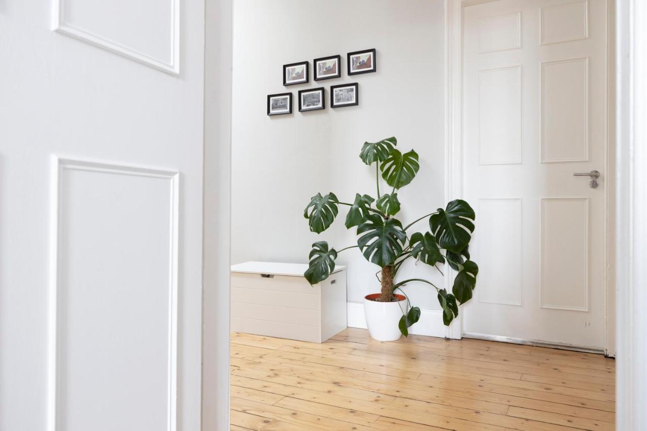 Altido Glamorous 2-Bed Flat Near Edinburgh Castle ภายนอก รูปภาพ