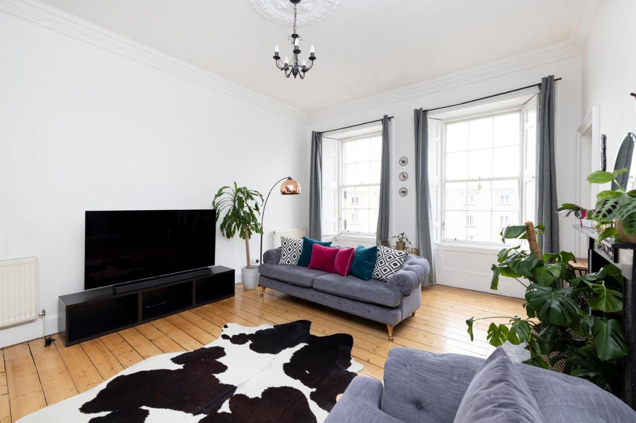 Altido Glamorous 2-Bed Flat Near Edinburgh Castle ภายนอก รูปภาพ